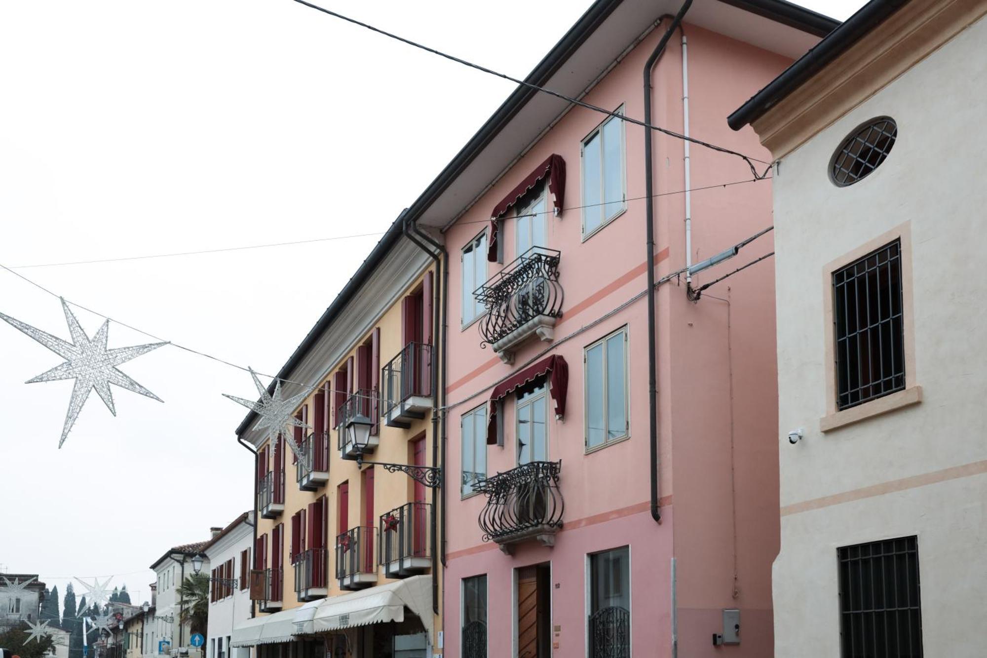 Ponte Vecchio, Elegante Appartamento A Due Passi Dal Centro Bassano del Grappa Buitenkant foto